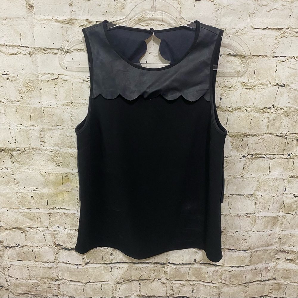 41 Hawthorn Stitch Fix Black Faux Leather Scalloped Sleeveless Top